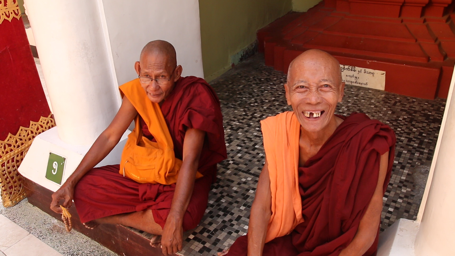 myanmar, birmanie, yangon, shwedagon, moines