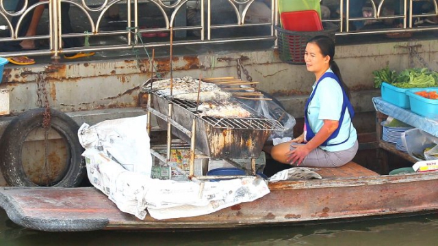 marché flottant, Thaïlande, poissons grillés, sel